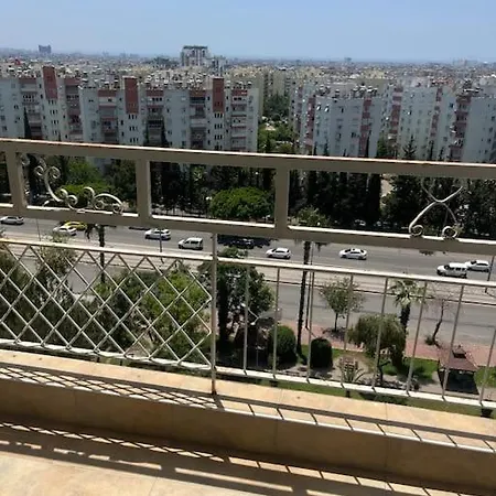 Genis, Ferah, Deniz Manzarali *